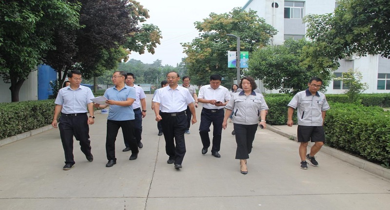 1596805400690266.jpg 【水發(fā)公用】山西省生態(tài)環(huán)境廳“百日清零”領(lǐng)導(dǎo)組蒞臨侯馬市政通污水處理有限責(zé)任公司檢查工作 (2).jpg