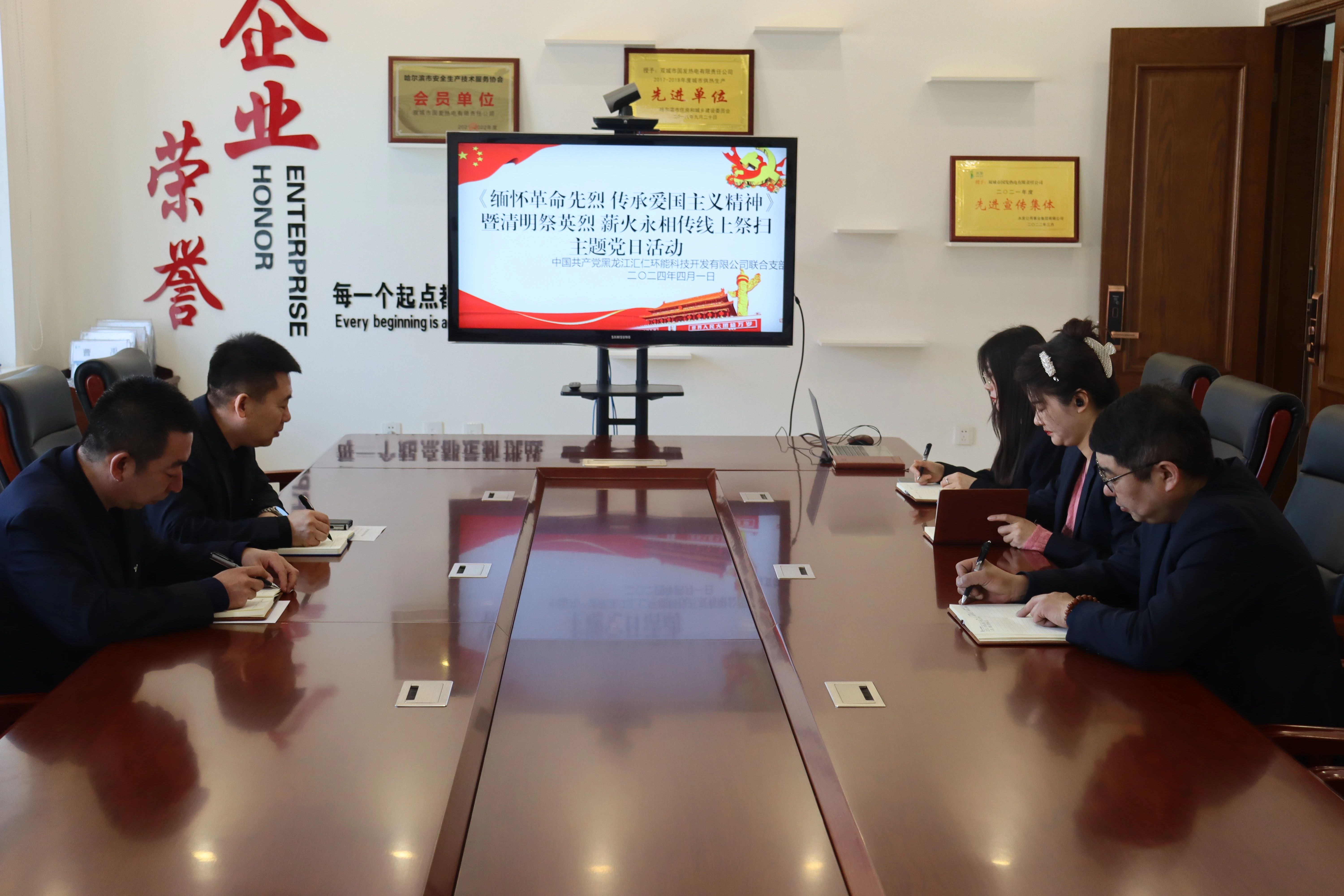 1719279061143888.jpg 9835c6eed35ecb45e81b06775703abc5.jpg